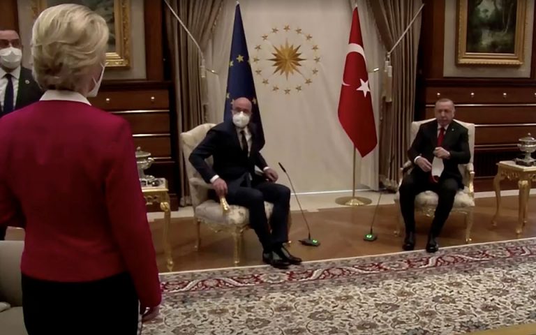 Τσαβούσογλου για «sofagate»: Δεν φταίει η Τουρκία, αλλά ο ανταγωνισμός Κομισιόν – Ευρωπαϊκού Συμβουλίου