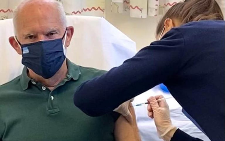 Γιώργος Παπανδρέου: Εμβολιάστηκε ο πρώην πρωθυπουργός