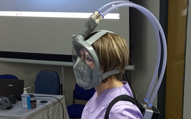 Σε νοσοκομείο της Πτολεμαΐδας η πρώτη μικροβιοκτόνος μάσκα κατά του κορωνοϊού