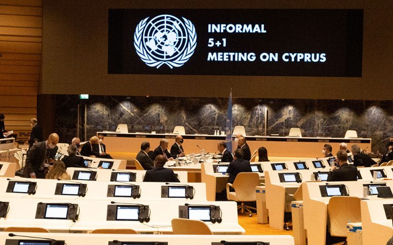 Διπλωματικές πηγές για Πενταμερή: Πλήρης συντονισμός με την κυπριακή πλευρά