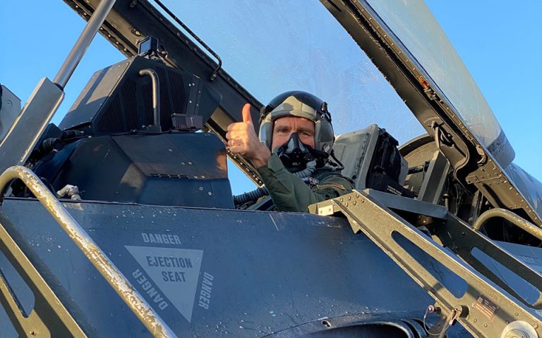 «Ηνίοχος 2021»: Ο Τζέφρι Πάιατ πέταξε με F-16
