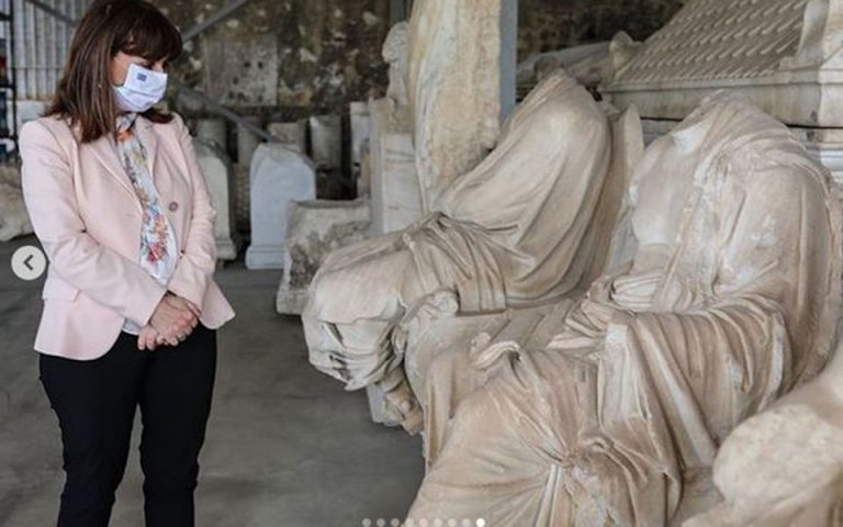 Kατερίνα Σακελλαροπούλου: Συμβολική επίσκεψη στην Ακαδημία Πλάτωνος