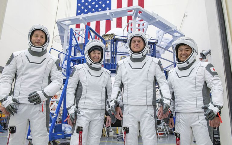 Η NASA επέλεξε την SpaceX για την επιστροφή στη Σελήνη