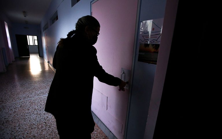 Βατόπουλος: Το επόμενο τριήμερο θα καθορίσει το άνοιγμα των σχολείων