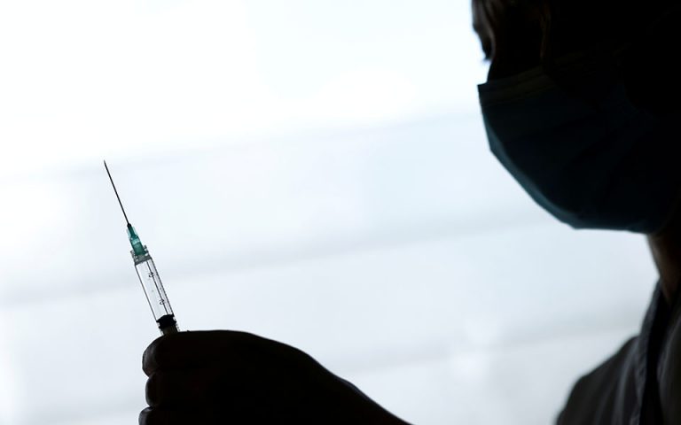 Φον ντερ Λάιεν: Η Ε.Ε. άγγιξε το ορόσημο των 100 εκατ. εμβολιασμών