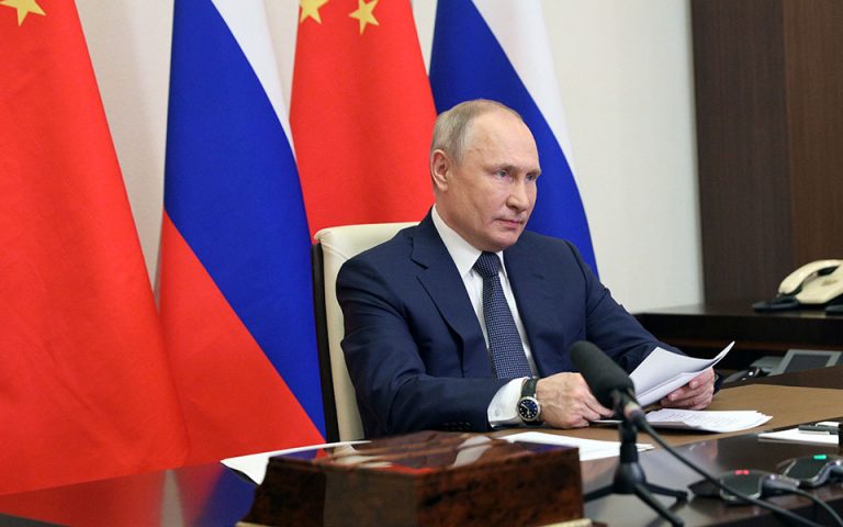 «Δεν έχει αποφασίσει» για συνάντηση με Μπάιντεν ο Πούτιν