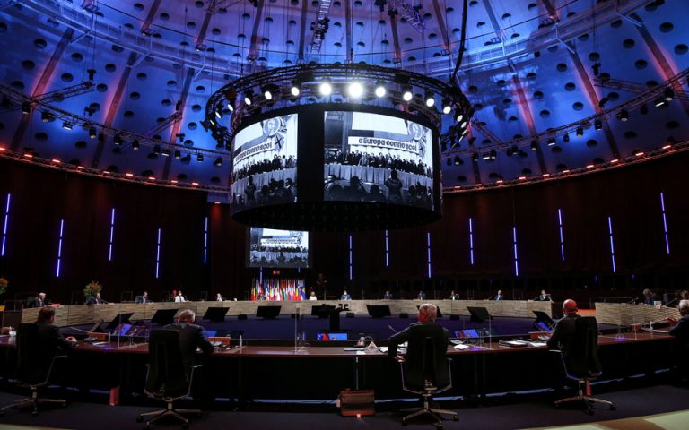 Σύνοδος Κορυφής: Η Ε.Ε. υιοθετεί δήλωση για εργασία και κοινωνικά δικαιώματα