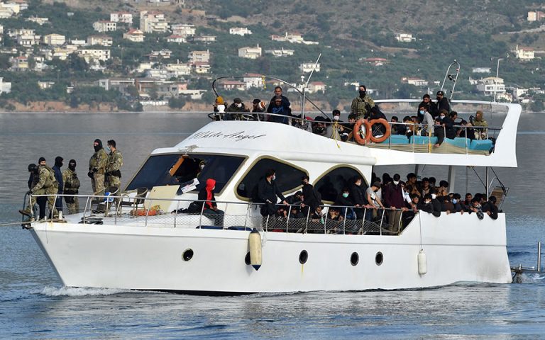 Στην Καλαμάτα σκάφος με 170 μετανάστες