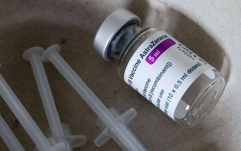 Εμβόλιο Astrazeneca: Η Κομισιόν δεν σχολιάζει επόμενα βήματα για μελλοντικές συμβάσεις