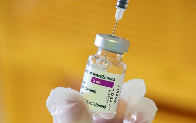 Εμβόλιο AstraZeneca: Σωστή η επίσπευση της δεύτερης δόσης