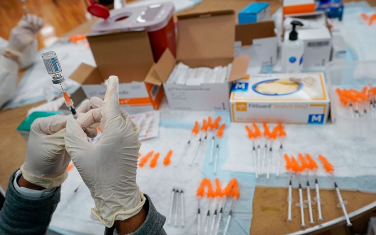 NYT: Ερωτήσεις και απαντήσεις για τη διάρκεια των εμβολίων και τις ενισχυτικές δόσεις