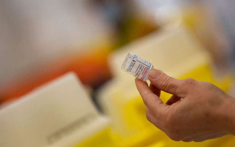 EMA: Δεν έχει διαπιστωθεί σύνδεση των εμβολίων Pfizer και Moderna με θρομβώσεις