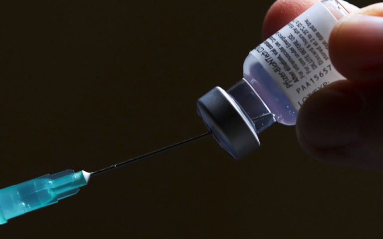 Ιταλία: 67χρονη έλαβε κατά λάθος τέσσερις δόσεις του εμβολίου της Pfizer