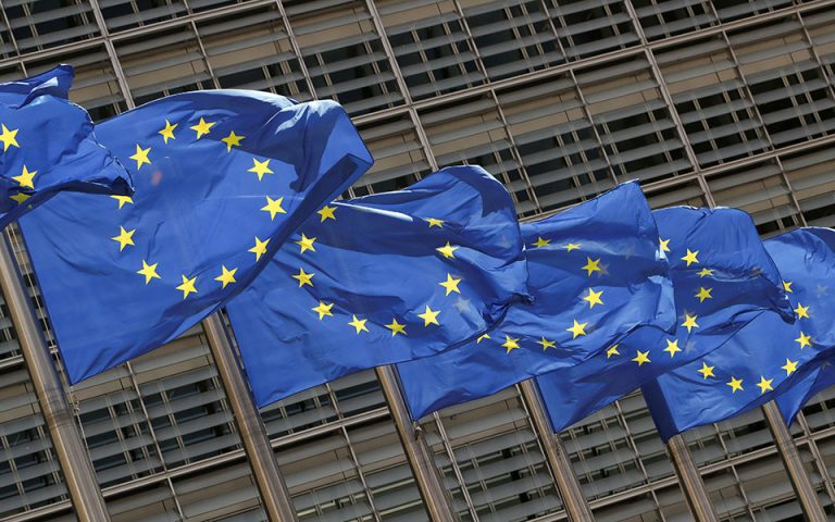 ΕΕ: «Δεν ενημερωθήκαμε για το τριμερές σύμφωνο ασφαλείας – Αναλύουμε τη συμμαχία»