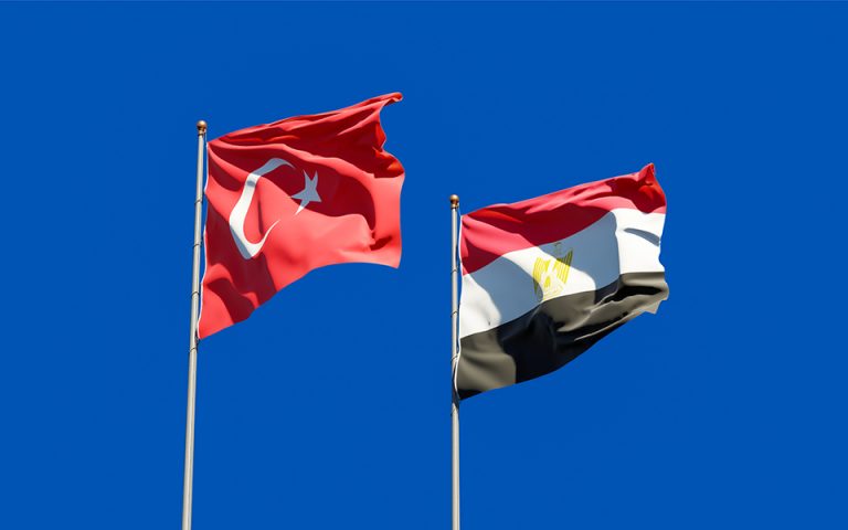Τουρκία – Αίγυπτος: Διερευνητικές στο Κάιρο με στόχο την «ομαλοποίηση των σχέσεων»