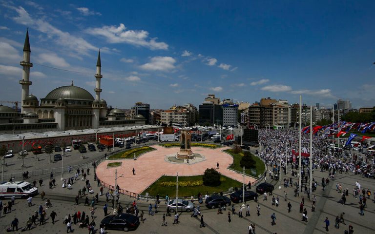 Τουρκία: Ο Ερντογάν εγκαινίασε το τέμενος στην πλατεία Ταξίμ