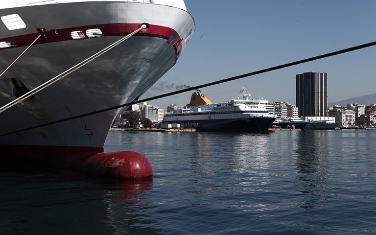 Δεμένα τα πλοία την Πέμπτη λόγω 24ωρης πανελλαδικής απεργίας της ΠΝΟ