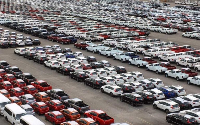 Εκτόξευση 319% τον Απρίλιο στις πωλήσεις αυτοκινήτων