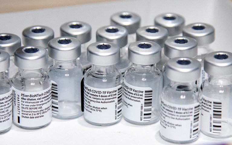 Pfizer/BioNTech: Αποτελεσματικό το εμβόλιο απέναντι στις μεταλλάξεις, δεν χρειάζεται νέα φόρμουλα