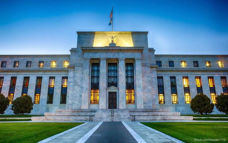 Δύο αυξήσεις επιτοκίων έως τα τέλη του 2023 δείχνει η Fed