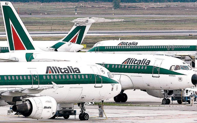 Η εξυγίανση καθυστερεί πολύ και η Alitalia χάνει επιβάτες