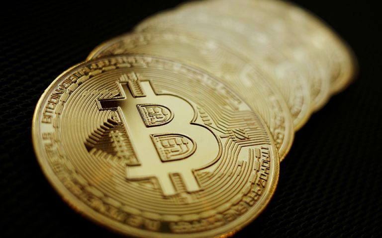 Σε χαμηλό εξαμήνου το Bitcoin: Κάτω από τις 30.000 δολάρια