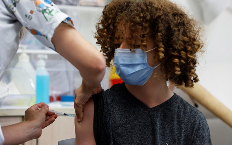 Κύπρος: Με έντυπο γονεϊκής συγκατάθεσης ο εμβολιασμός των 16-17 (εικόνα)