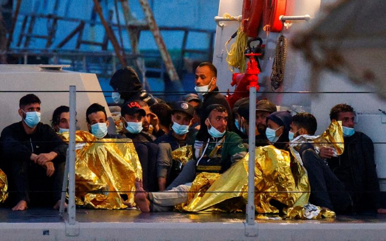 Λαμπεντούζα: Νέο τραγικό ναυάγιο – Μύδροι του δημάρχου κατά της Ρώμης