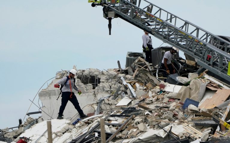 Κατάρρευση κτιρίου στο Μαϊάμι: Τέσσερις νεκροί και 159 αγνοούμενοι