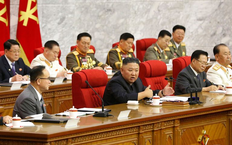 Κιμ Γιονγκ Ουν: Η Β. Κορέα πρέπει να προετοιμαστεί τόσο για διάλογο όσο και για σύγκρουση με τις ΗΠΑ