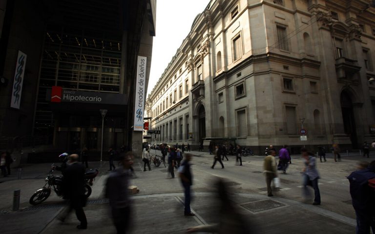 Η Αργεντινή απέφυγε την χρεοκοπία – Συμφωνία με τη Λέσχη του Παρισιού