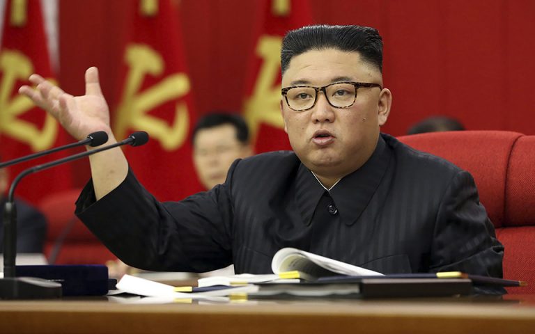 Στα όρια νέου λιμού η Β. Κορέα: Ο Κιμ Γιονγκ Ουν παραδέχθηκε «τεταμένη διατροφική κατάσταση»