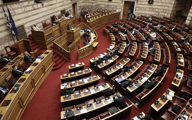 Στη Βουλή το νομοσχέδιο για την τηλεργασία στο Δημόσιο