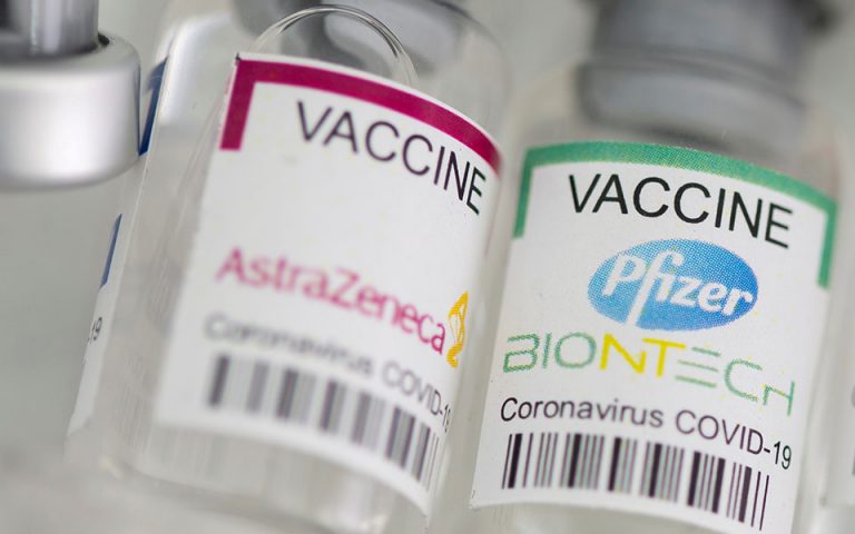 Έρευνα: Τα εμβόλια AstraZeneca και Pfizer είναι αποτελεσματικά κατά των στελεχών Δέλτα και Κάππα