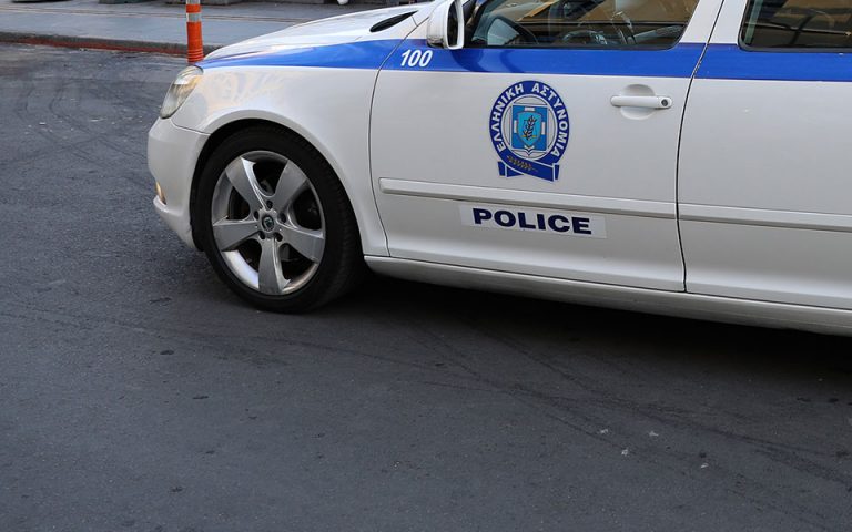 Δύο συλλήψεις για κλοπές οχημάτων στα νότια προάστια