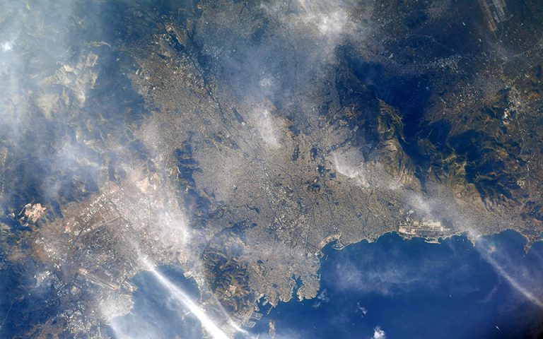 «Η όμορφη Αθήνα είναι λίγο συννεφιασμένη σήμερα»: Εικόνα της Αθήνας από τον Διεθνή Διαστημικό Σταθμό