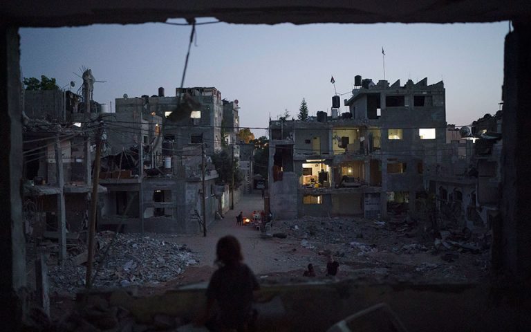 Μεσανατολικό: Αεροπορικά πλήγματα του Ισραήλ στη Γάζα