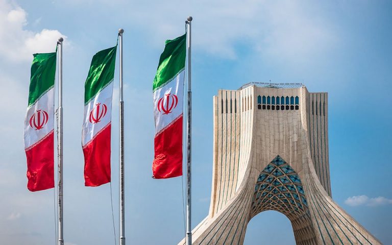 Ιράν: Αδύνατη η ανατροπή των αγιατολάχ, στόχος μια καλή συμφωνία