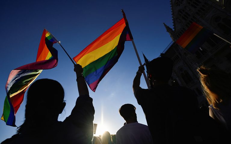 Γερμανία: Ντύνεται στα χρώματα της ΛΟΑΤΚΙ κοινότητας σε ένδειξη διαμαρτυρίας στην UEFA