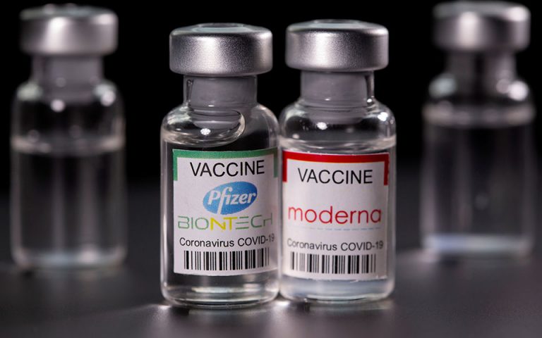 Μελέτη: Η προστασία από τα εμβόλια Pfizer και Moderna ίσως διαρκεί για χρόνια