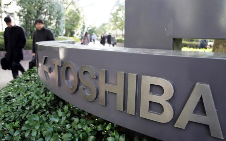 Οι ακτιβιστές μέτοχοι απομάκρυναν τον πρόεδρο της Toshiba
