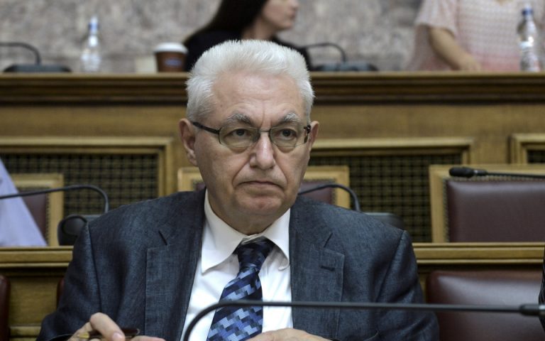 Ιωάννης Καζάζης: Απαγχονισμένος στο γραφείο του βρέθηκε ο πρόεδρος του Κέντρου Ελληνικής Γλώσσας
