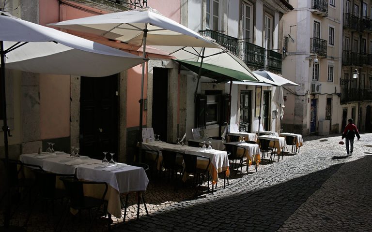 Πορτογαλία: Με ψηφιακό πιστοποιητικό η είσοδος σε κλειστούς χώρους εστιατορίων