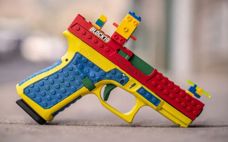 ΗΠΑ: Αντιδράσεις για πραγματικό όπλο που μοιάζει με παιχνίδι της Lego
