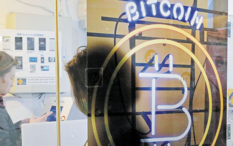 Σε ελεύθερη πτώση το bitcoin, κάτω από τις 30.000 δολάρια
