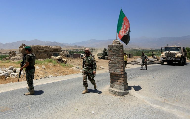 Αφγανιστάν: Οι Ταλιμπάν κατέλαβαν ένα κύριο συνοριακό πέρασμα με το Ιράν