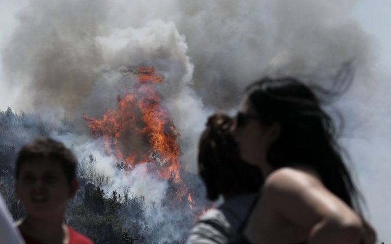 Πυρκαγιές σε Νέα Στύρα, Ελευσίνα, Ασπρόπυργο και Βαρνάβα
