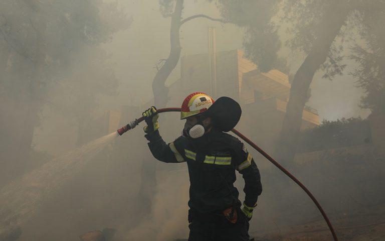 Φωτιά σε Σταμάτα – Ροδόπολη: «Θα μπορούσαμε να είχαμε θρηνήσει θύματα»