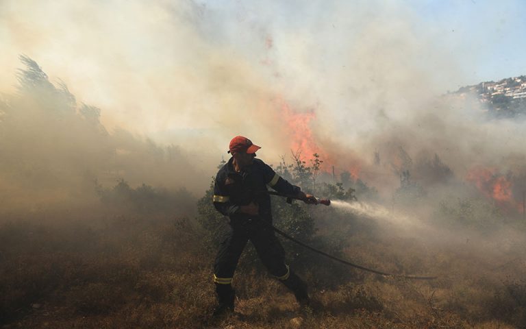 Πολύ υψηλός κίνδυνος πυρκαγιάς αύριο για πέντε περιφέρειες της χώρας