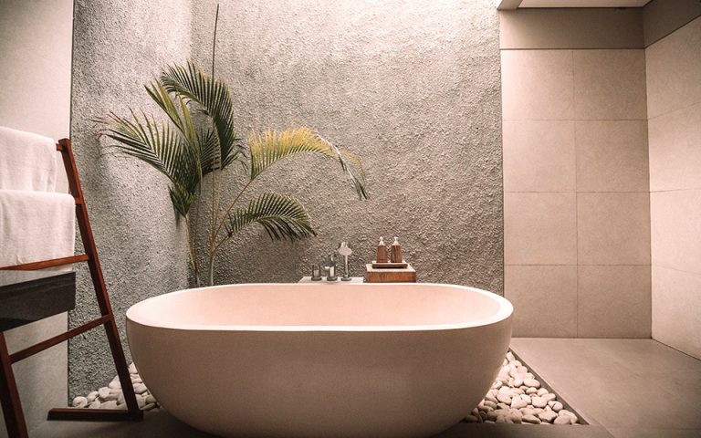 Πρωτότυπες ιδέες για μπάνια με μπανιέρα που θα σας εμπνεύσουν